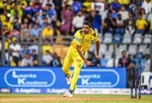 R Ashwin Eyes Global T20 Stage After IPL Retirement: What's Next for the Veteran Spinner?
hoặc
Ashwin's IPL Exit Opens Door to Overseas T20 Leagues: A Deep Dive into His Future Plans