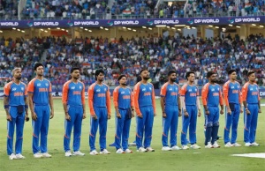 India Advance to Asia Cup Super 4 Amid Handshake Controversy; Pakistan's Fate Hangs in the Balance