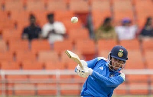 Smriti Mandhana Reclaims Top Spot in ICC ODI Rankings, Boosting India's World Cup Hopes