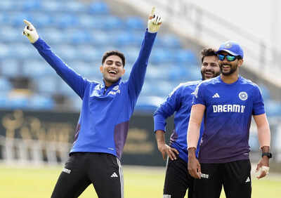 Shubman Gill practices ahead of a Test match